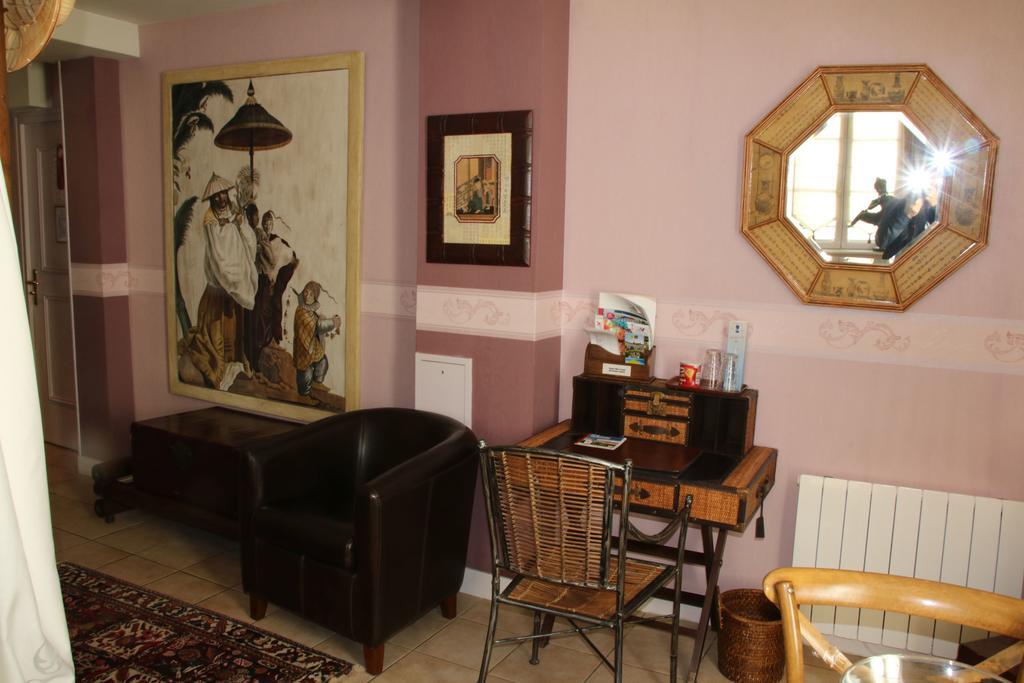 Hostellerie Du Prieure Saint-Prix  Exterior foto