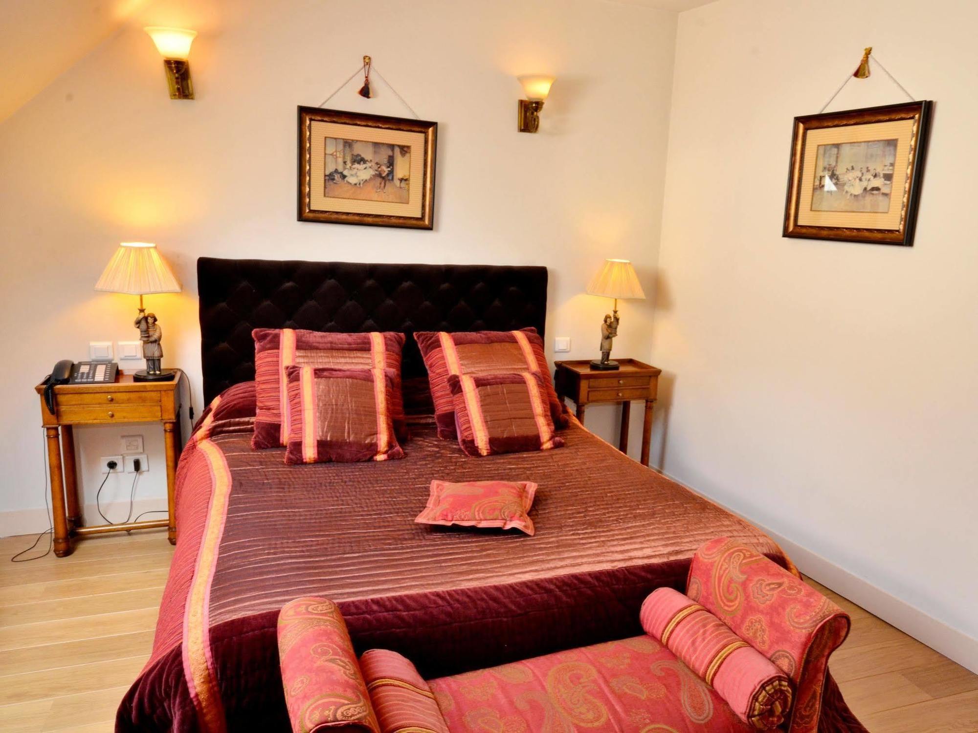 Hostellerie Du Prieure Saint-Prix  Exterior foto