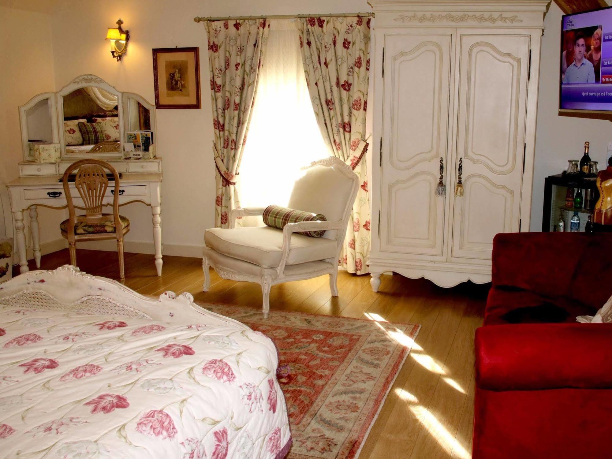 Hostellerie Du Prieure Saint-Prix  Exterior foto